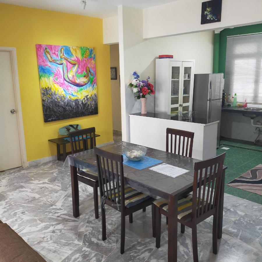Relaxing Retreats At Cocobay Apartments Port Dickson Luaran gambar